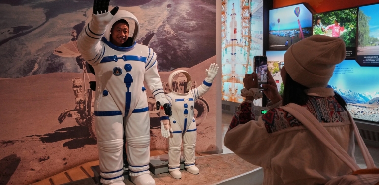 Çin, 2030’a kadar Ay’a astronot göndermeye hazırlanıyor