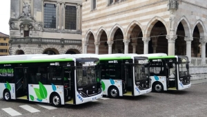 cinin-guangzhou-sehrinde-elektrikli-otobus-ve-taksiler-ile-hava-kirliligi-azaldi-JNvQVte7.jpg
