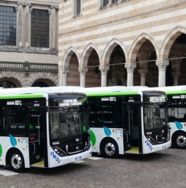 cinin-guangzhou-sehrinde-elektrikli-otobus-ve-taksiler-ile-hava-kirliligi-azaldi-JNvQVte7.jpg