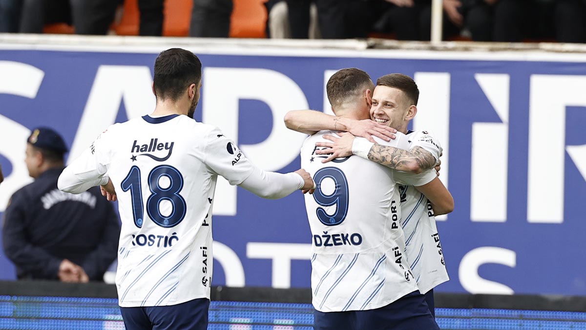 fenerbahcemizin-super-ligdeki-4000-golu-sebastian-szymanskiden-iGZDkuID.jpg