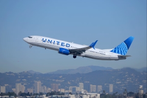 united-airlines-ucagina-carpan-gizemli-cisim-cozuldu-meteoroloji-balonu-cikti-a114dDYW.jpg