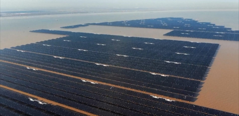 Çin’de 1 GW’lık dünyanın en büyük açık deniz güneş enerjisi projesi hizmete girdi