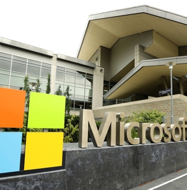 microsoft-bir-gunde-357-milyar-dolar-deger-kaybetti-son-6-yilin-en-buyuk-dususu-tHLn5CmR.jpg