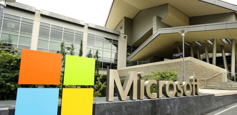 microsoft-bir-gunde-357-milyar-dolar-deger-kaybetti-son-6-yilin-en-buyuk-dususu-tHLn5CmR.jpg