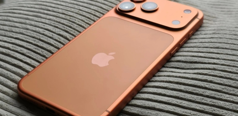 200GB bellek gerektiren dil modeli iPhone 17 Pro üzerinde çalıştırıldı