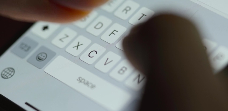 Apple, iPhone’lardaki klavye sorununu yıllar sonra çözdü