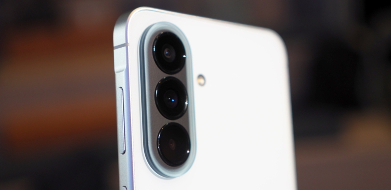 Galaxy A serisinin en güçlüleri: Samsung Galaxy A57 5G vs A56 5G