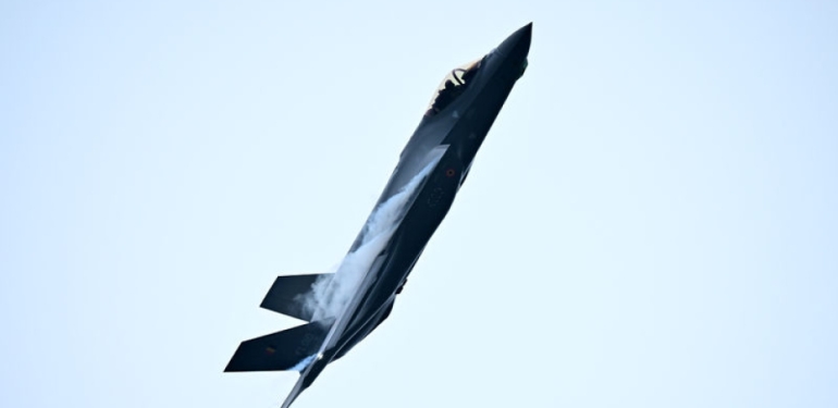 İran ordusu: Ülkenin güneyinde bir F-15 savaş uçağı düşürüldü