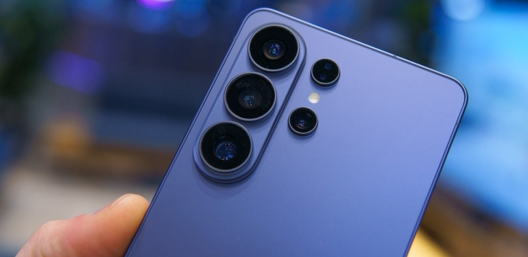 Samsung, 1 inçe yakın yeni 200 MP kamera sensörü geliştiriyor: Galaxy S27 Ultra’da yer alabilir