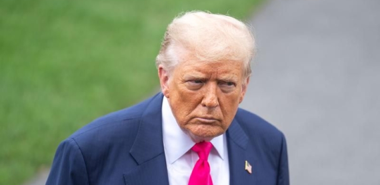 Trump: İran benimle anlaşma yapmak için yalvarıyor